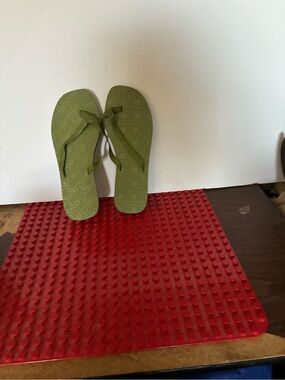 Tory Burch Olive Green Women's Flip Flop Sandals